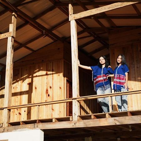 Por Joi ,Por Dee House Hostel Chiang Mai Buitenkant foto