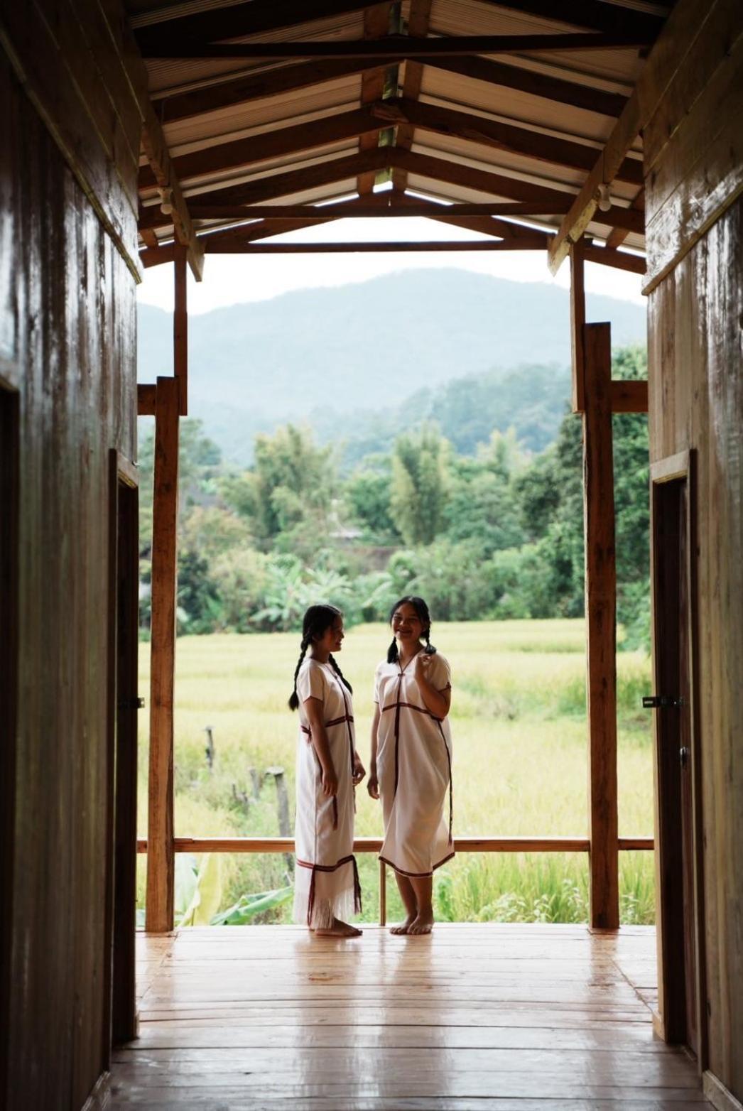 Por Joi ,Por Dee House Hostel Chiang Mai Buitenkant foto