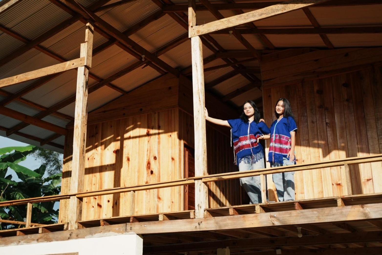 Por Joi ,Por Dee House Hostel Chiang Mai Buitenkant foto