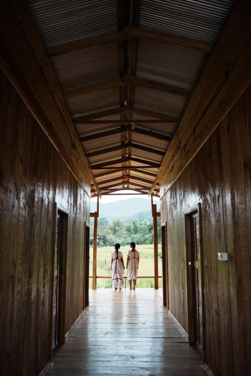 Por Joi ,Por Dee House Hostel Chiang Mai Buitenkant foto