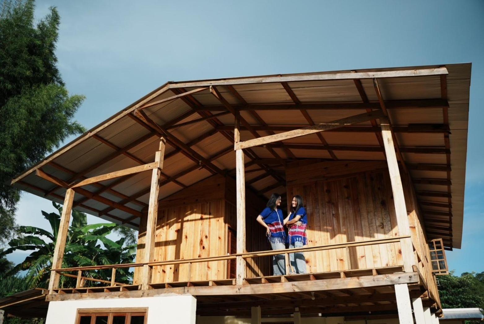 Por Joi ,Por Dee House Hostel Chiang Mai Buitenkant foto
