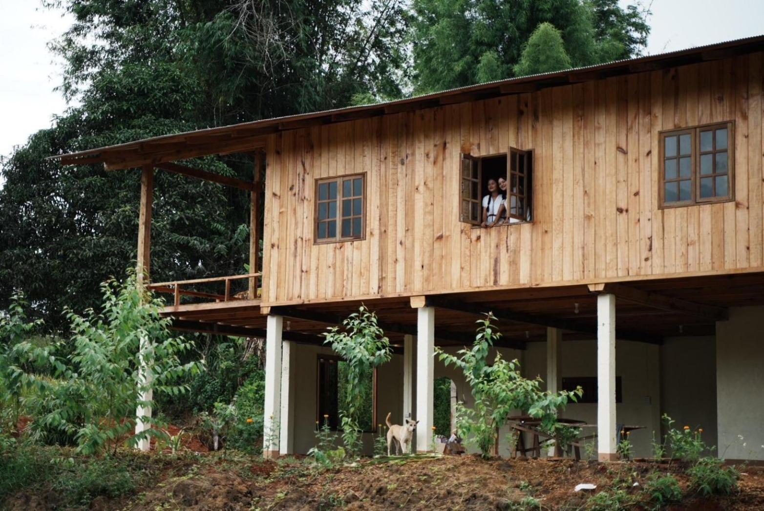 Por Joi ,Por Dee House Hostel Chiang Mai Buitenkant foto