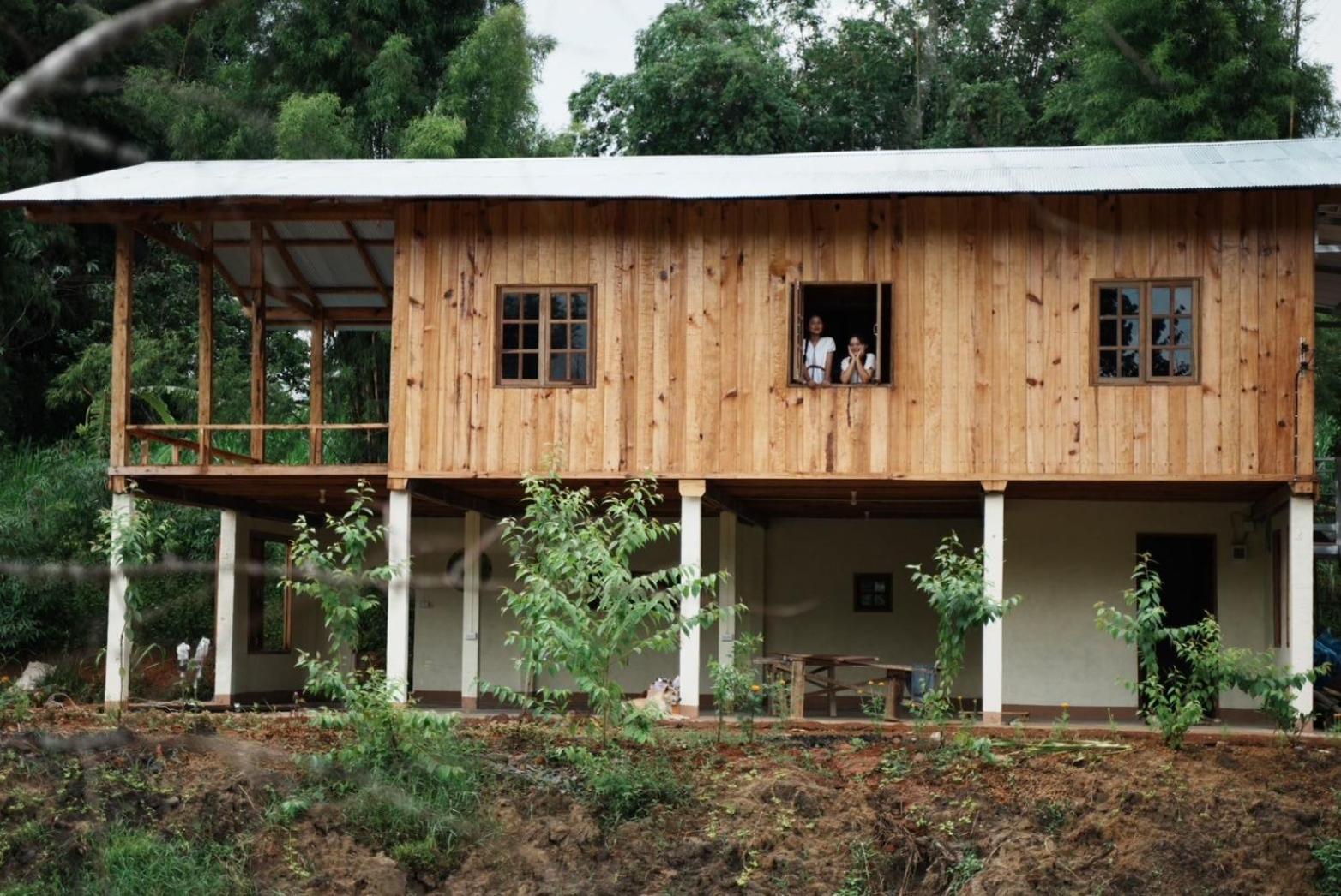 Por Joi ,Por Dee House Hostel Chiang Mai Buitenkant foto